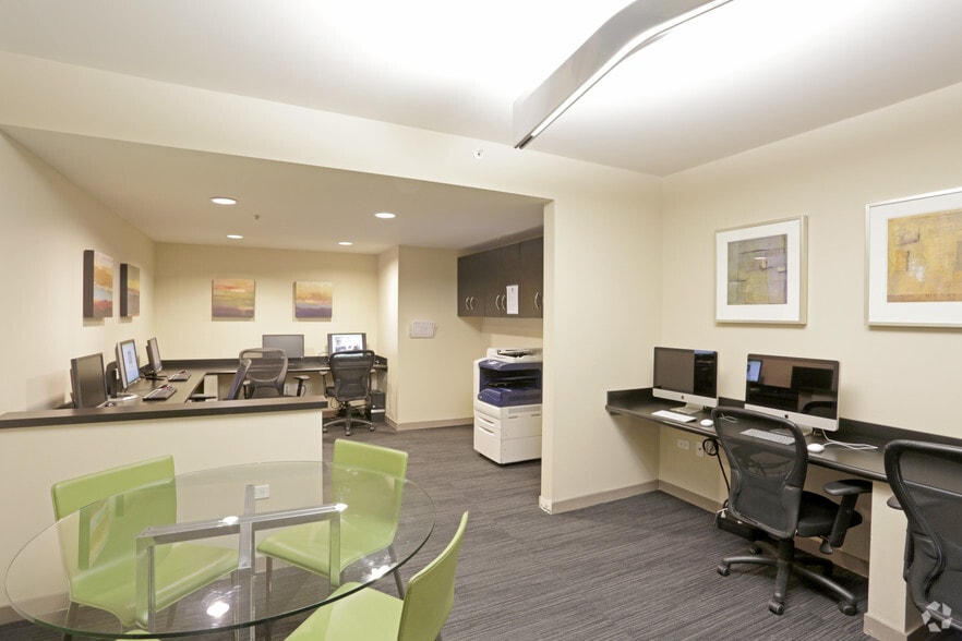 More Photos Of 555 W Kinzie St, Chicago Multifamily For Sale