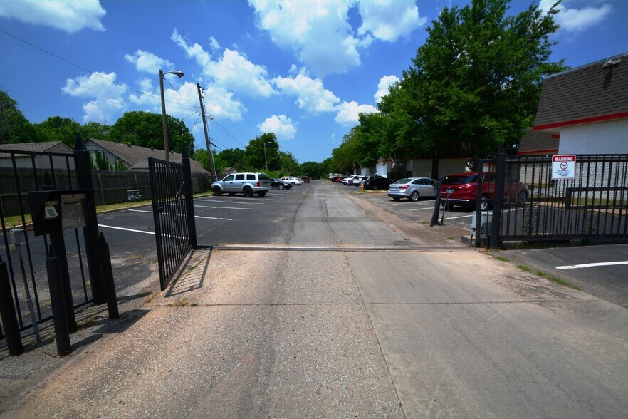 More Photos Of 3218 S 93rd East Ave, Tulsa Apartments For Sale