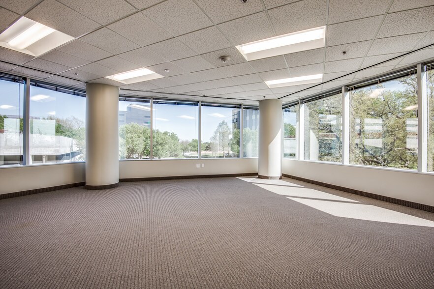 More Photos Of 14800 Landmark Blvd, Dallas Office For Lease