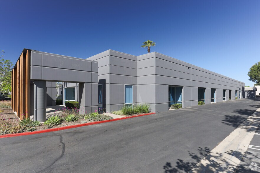 More Photos Of 1932 E Deere Ave, Santa Ana Unknown For Lease