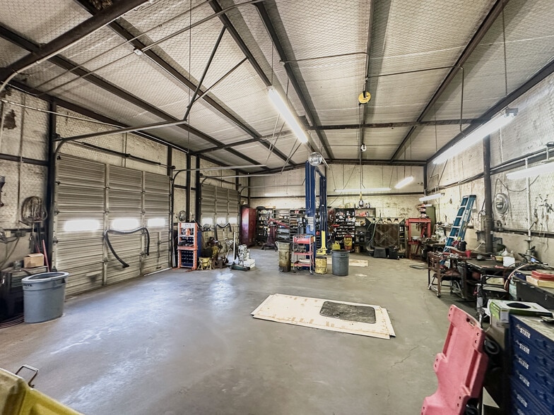 More Photos Of 2609 10th St, Wichita Falls Light Manufacturing For Sale