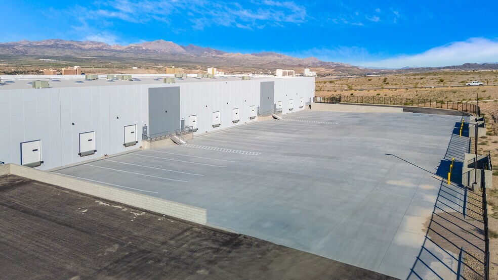 More Photos Of Laughlin Ranch Blvd, Bullhead City Warehouse For Lease