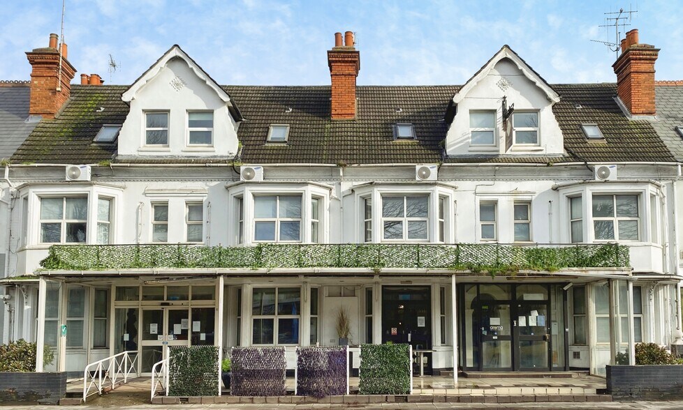 More Photos Of 144-150 Caversham Rd, Reading Hotel For Sale