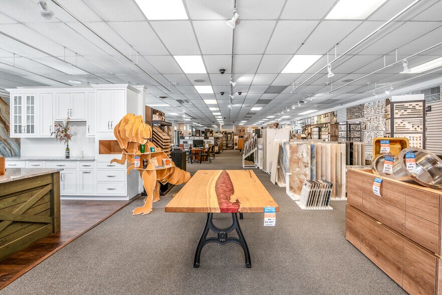 More Photos Of 100 N Talbot St, Saint Michaels Storefront For Sale