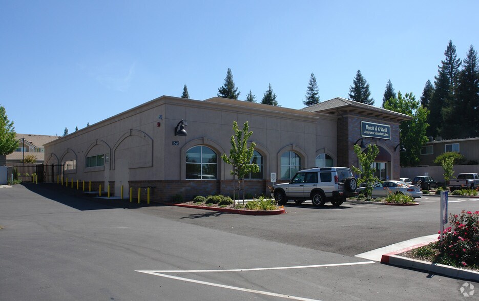 More Photos Of 7520 Greenback Ln, Citrus Heights Office For Lease