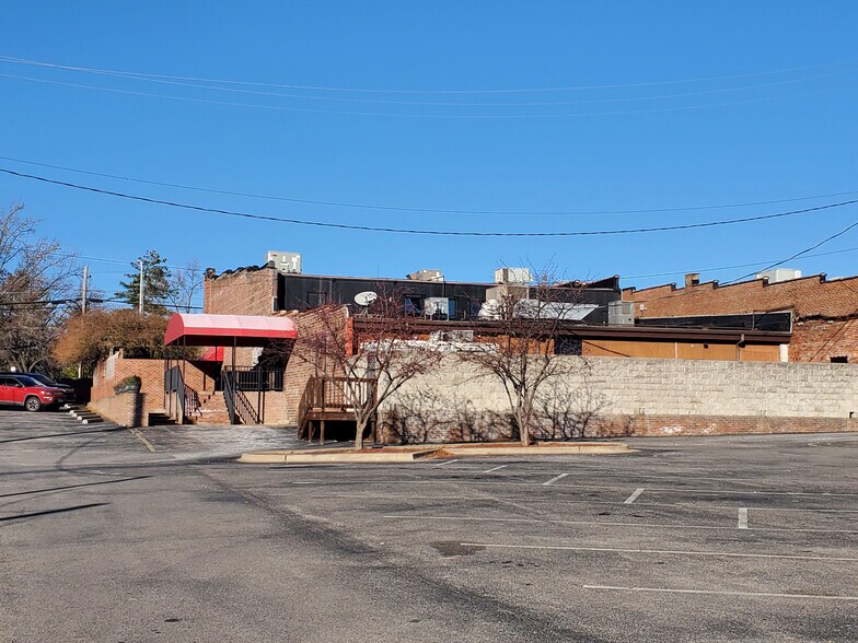 Primary Photo Of 213 E Main St, Carbondale Bar For Sale