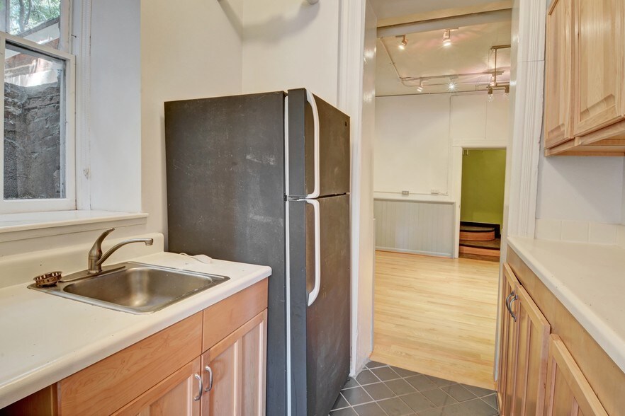 More Photos Of 741 Pearl St, Boulder Office For Lease