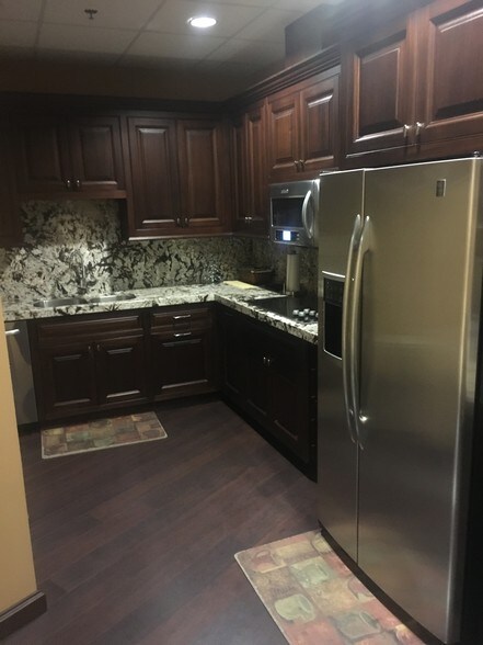 More Photos Of 71713 Hwy 111, Rancho Mirage Office For Sale