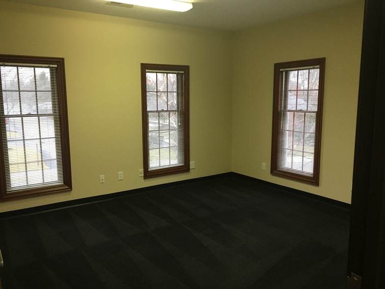 More Photos Of 805 Hillsdowne Rd, Westerville Medical For Sale