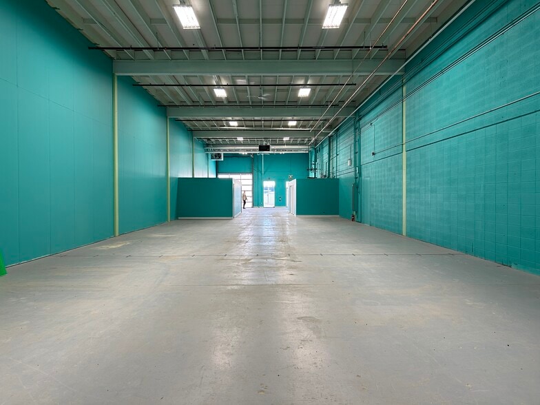 More Photos Of 14819 118th Ave, Edmonton Warehouse For Lease