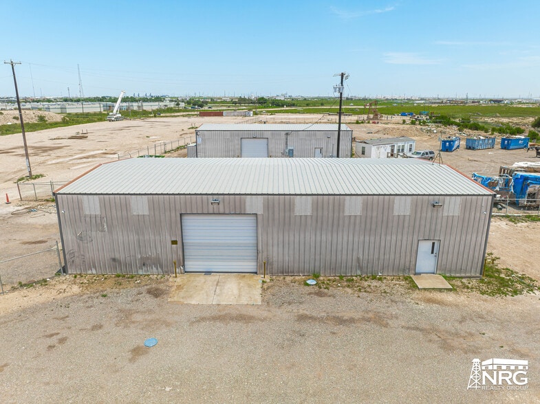 More Photos Of 2011 S Crane Ave, Odessa Warehouse For Lease