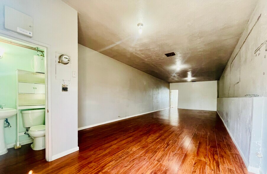 More Photos Of 657-669 Glendora Ave, La Puente Unknown For Lease