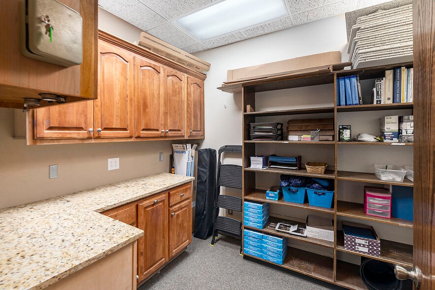 More Photos Of 115-125 E Park St, Olathe Office For Sale