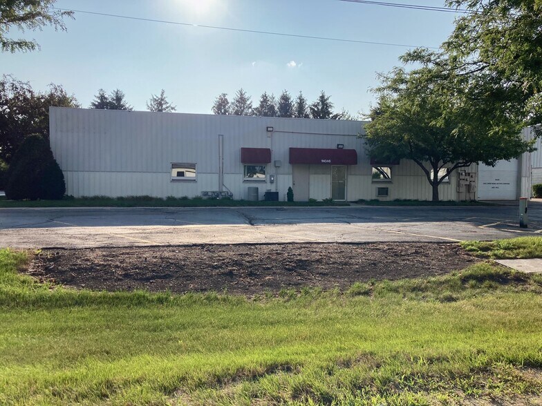 Primary Photo Of 1N046 Linlar Drive, Elburn Industrial For Lease