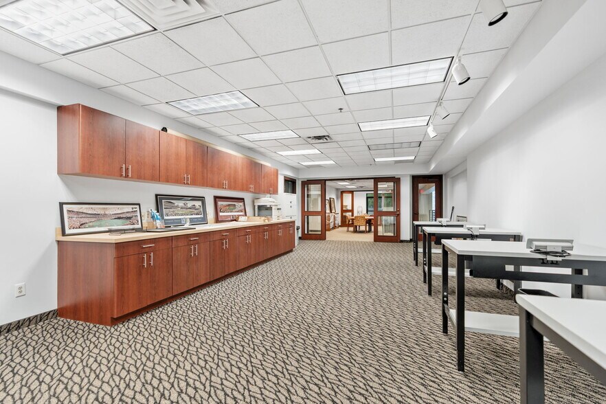 More Photos Of 2905 Lexington Ave S, Eagan Flex For Sale