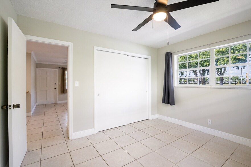 More Photos Of 5230 NE 14th Way, Fort Lauderdale Apartments For Sale