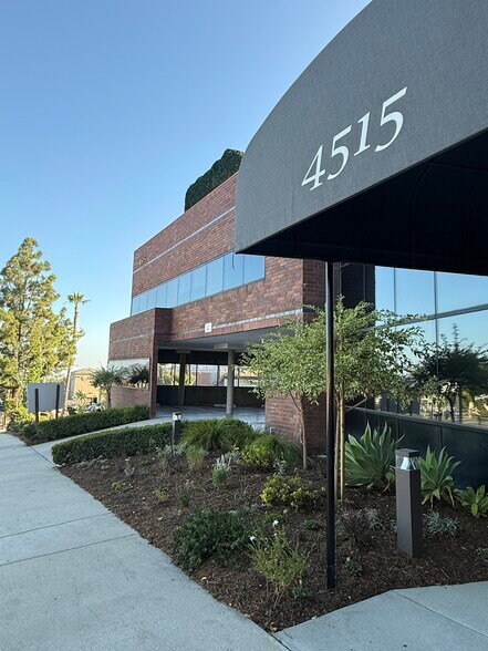 More Photos Of 4515 Ocean View Blvd, La Cañada Flintridge Medical For Lease