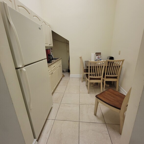 More Photos Of 7245 SW 87th Ave, Miami Office For Lease