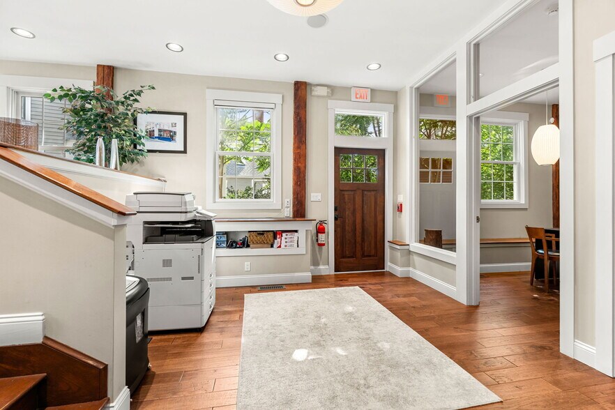More Photos Of 8 Essex St, Salem Office For Sale