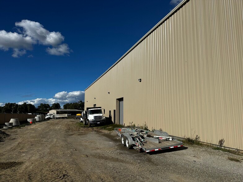 More Photos Of 151-161 Airport Rd, King City Warehouse For Sale