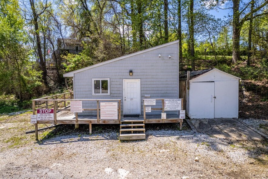 More Photos Of 7813 Leymar Rd, Glen Burnie Marina For Sale