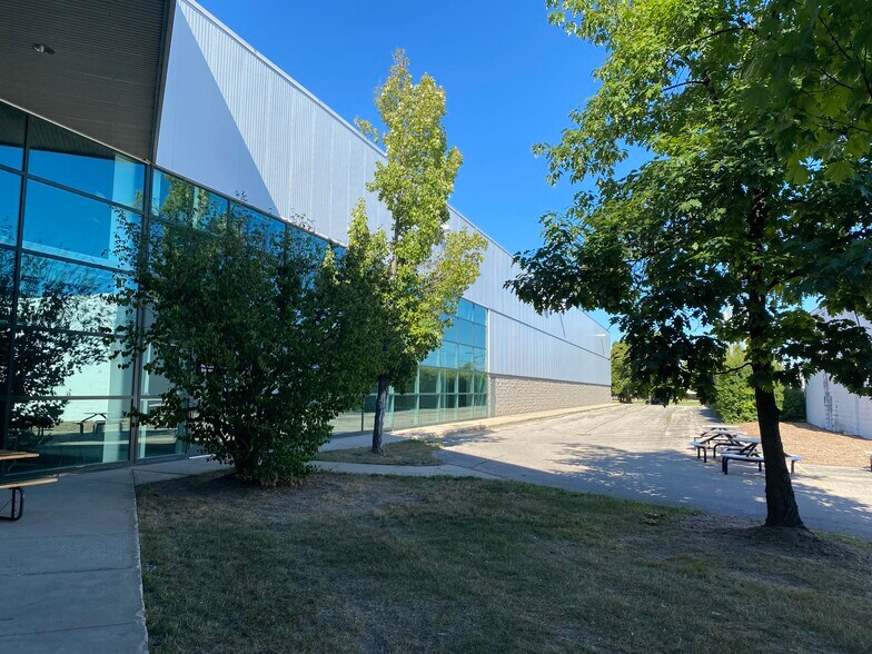 More Photos Of 100 Harbor Dr, Charlevoix Manufacturing For Sale