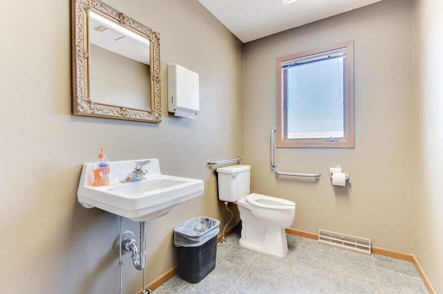 More Photos Of 12392 Pleasant Ave, Becker Office For Lease