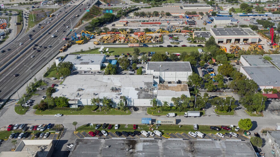 More Photos Of 7007 NW 77th Ave, Miami Showroom For Sale