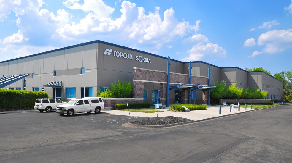 More Photos Of 16900 W 118th St - Bldg 5, Olathe Flex For Lease