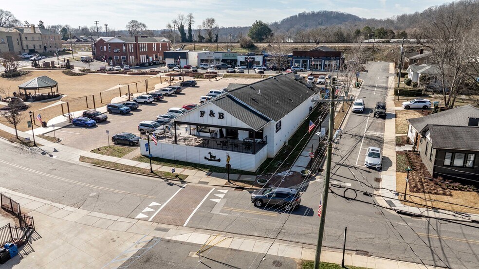 More Photos Of 142 8th Ave, Cramerton Restaurant For Sale