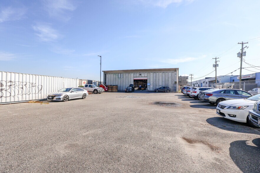 More Photos Of 125 W 71st Ave, Vancouver Warehouse For Lease