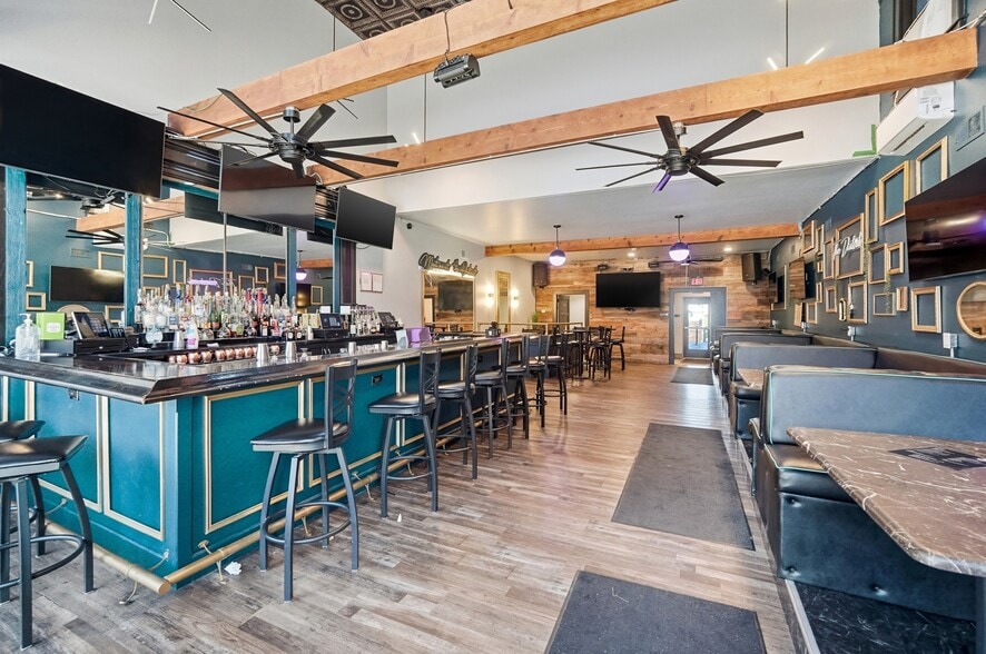 More Photos Of 4034 Hamilton Ave, Cincinnati Storefront Retail Office For Sale