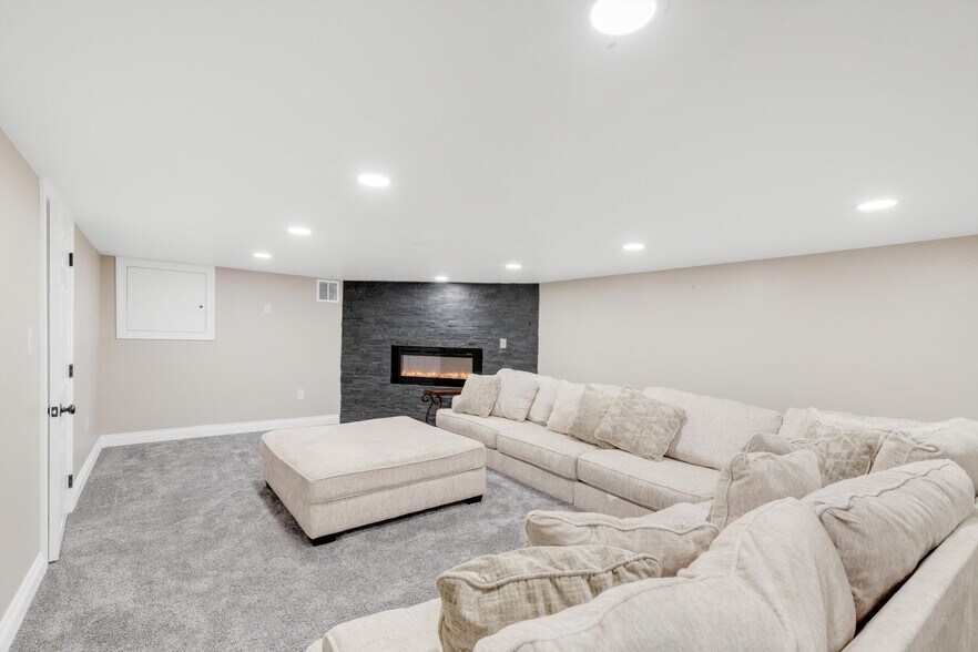 More Photos Of 2880 W 92nd Ave, Federal Heights Office Residential For Sale