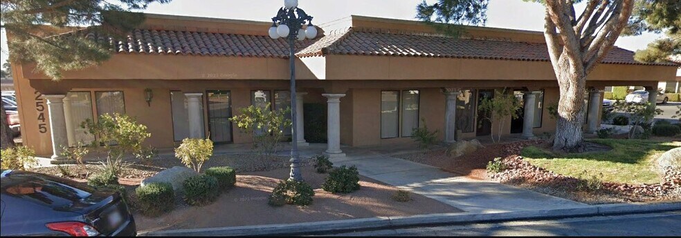 More Photos Of 2545 E Chandler Ave, Las Vegas Flex For Sale