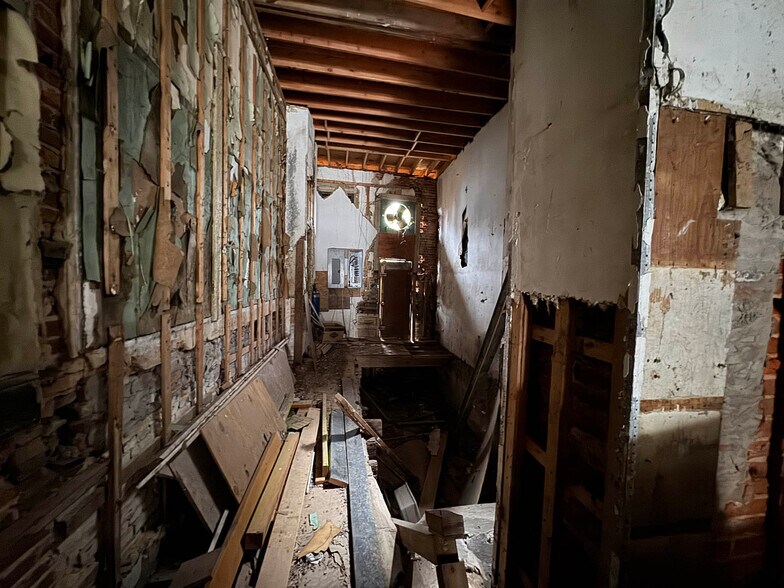 More Photos Of 443-447 E 25th St, Baltimore Storefront Retail Residential For Sale