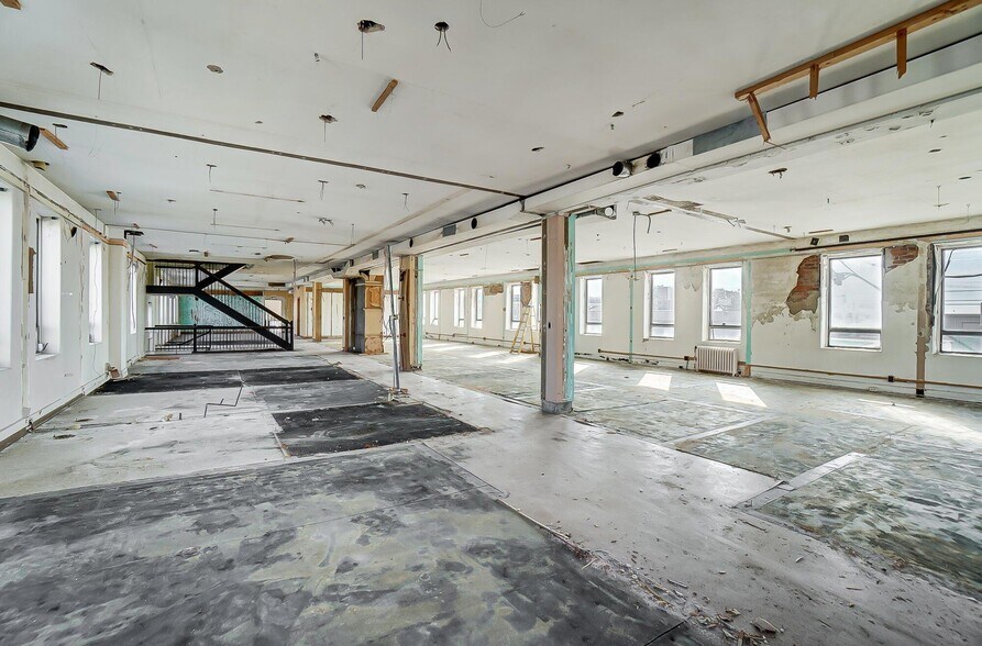 More Photos Of 311 S Main St, Celina Office For Sale