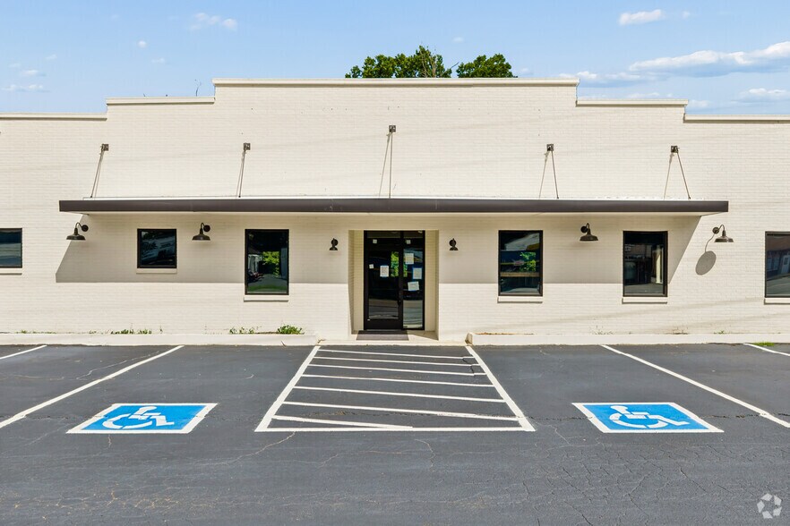 More Photos Of 111 Nashville Hwy N, Columbia Freestanding For Sale