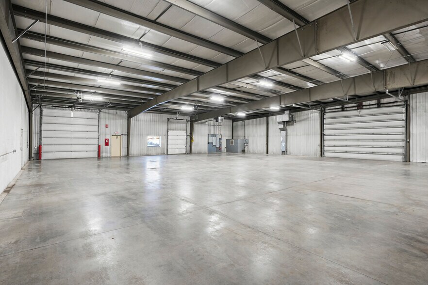 More Photos Of 4811 Curtis Rd, Dodgeville Warehouse For Sale