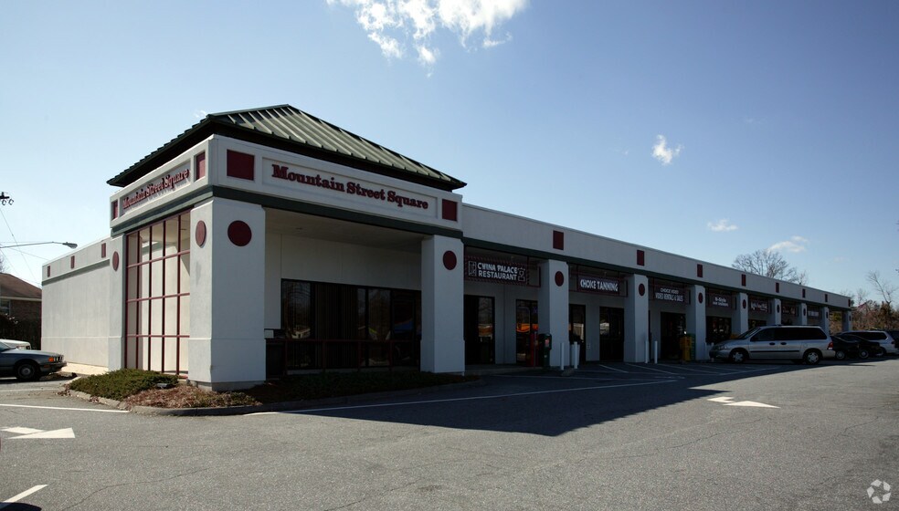 More Photos Of 305 W Mountain St, Kernersville Freestanding For Lease