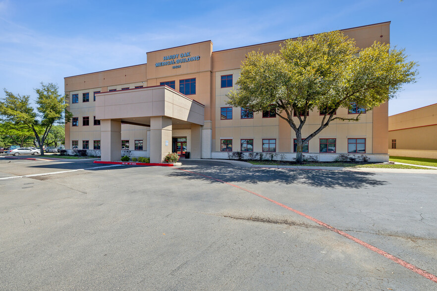 Primary Photo Of 18626 Hardy Oak Blvd, San Antonio Medical For Lease