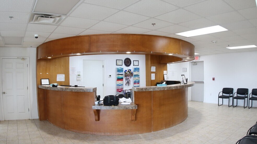 More Photos Of 213 E Main St, Calera General Retail For Sale