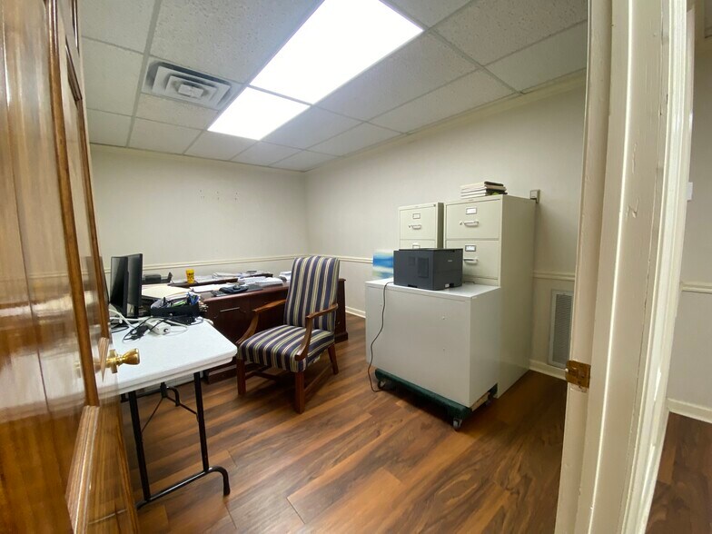 More Photos Of 106 Office Park Dr, Brandon Office For Sale
