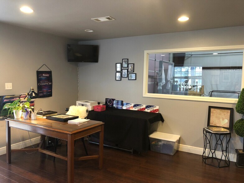 More Photos Of 14121 W Highway 290, Austin Warehouse For Sale