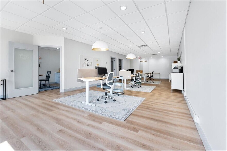 More Photos Of 7727 Clayton Rd, Saint Louis Storefront For Sale