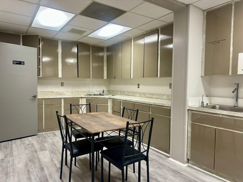 More Photos Of 7108 N Nebraska Ave, Tampa Medical For Sale