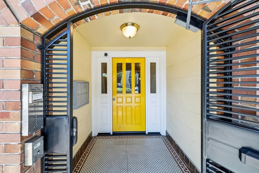 More Photos Of 1133 Webster St, San Francisco Apartments For Sale