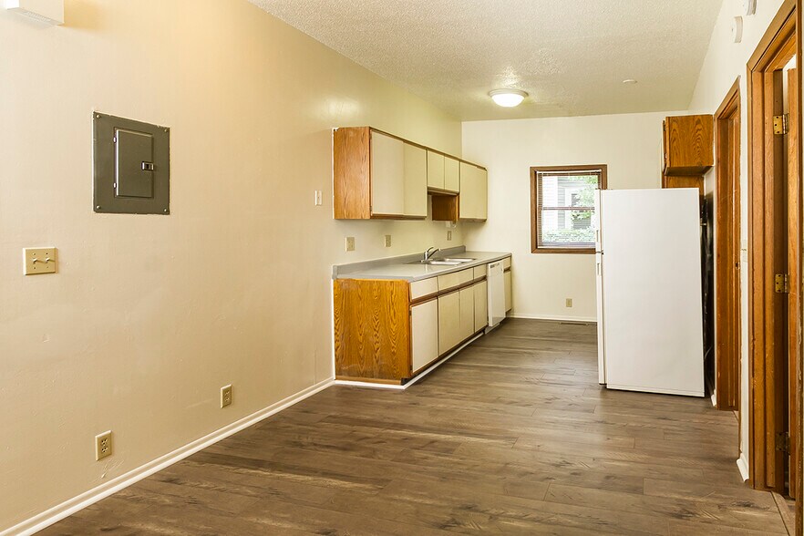 More Photos Of 1910 Feronia Ave, Saint Paul Apartments For Sale