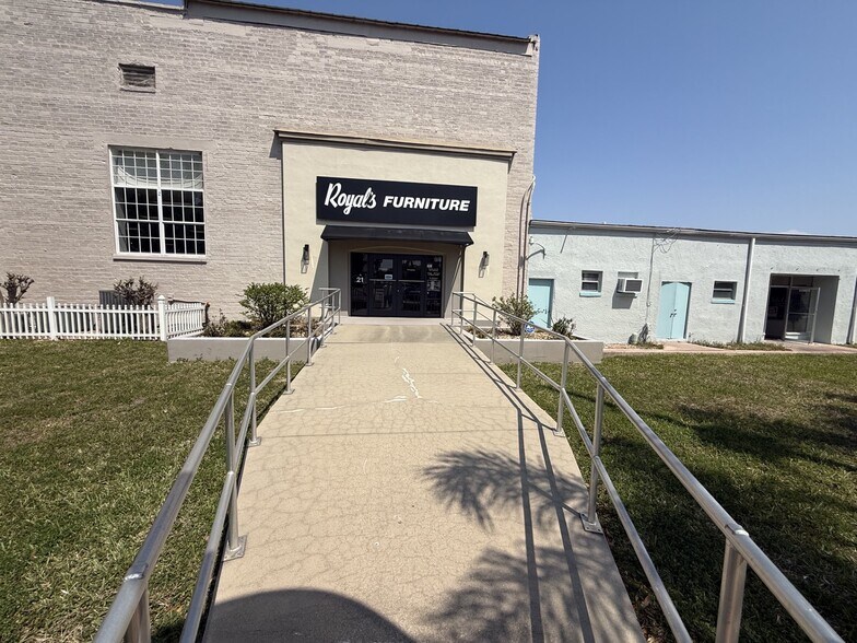 More Photos Of 21 Main St, Titusville General Retail For Sale