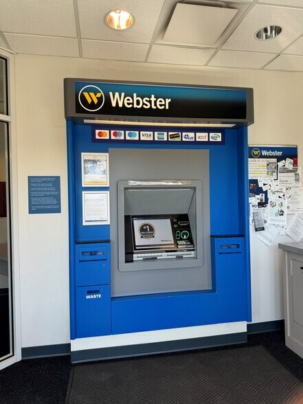 More Photos Of 13-17 Popham Rd, Scarsdale Storefront For Lease