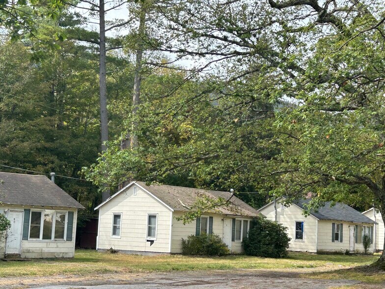 More Photos Of 574 NY-32A Rt, Palenville Hotel For Sale